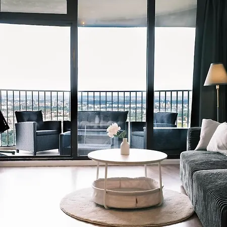 Neu Proud Skyline Im Augsburger Hotelturm 2 Balkone Appartement