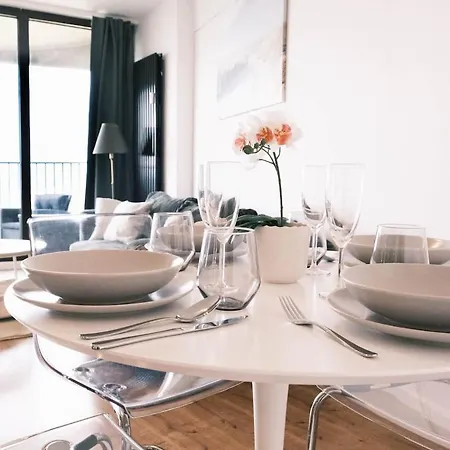 Appartement Neu Proud Skyline Im Augsburger Hotelturm 2 Balkone