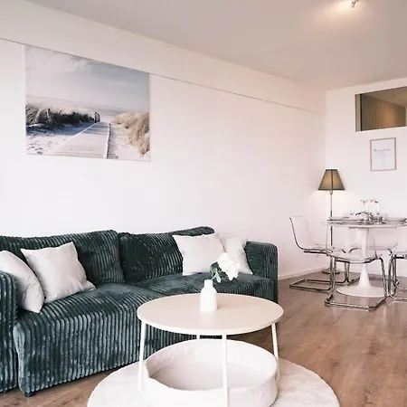 Neu Proud Skyline Im Augsburger Hotelturm 2 Balkone Appartement